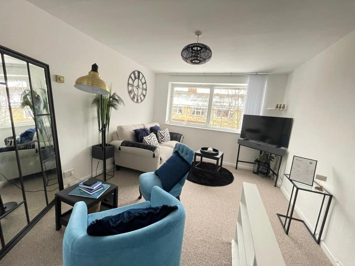Lovely 1 Bed Home Near Hospital, With Parking & Garden Work Contractor Leisure, Sapphire Кембридж Екстер'єр фото