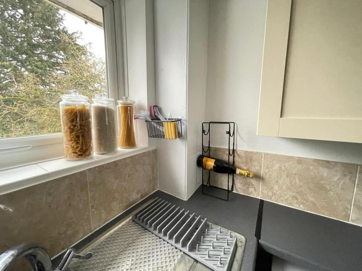 Lovely 1 Bed Home Near Hospital, With Parking & Garden Work Contractor Leisure, Sapphire Кембридж Екстер'єр фото