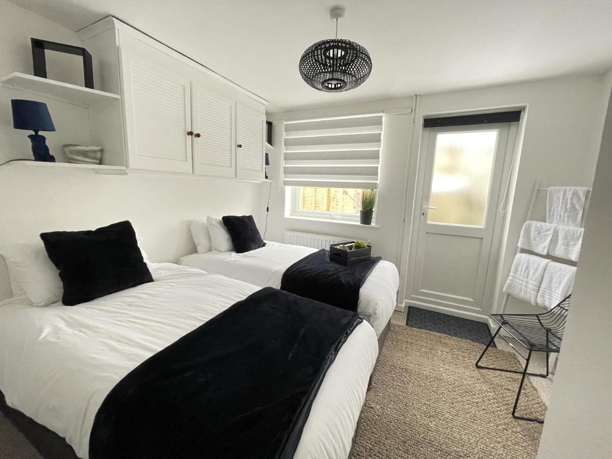 Lovely 1 Bed Home Near Hospital, With Parking & Garden Work Contractor Leisure, Sapphire Кембридж Екстер'єр фото