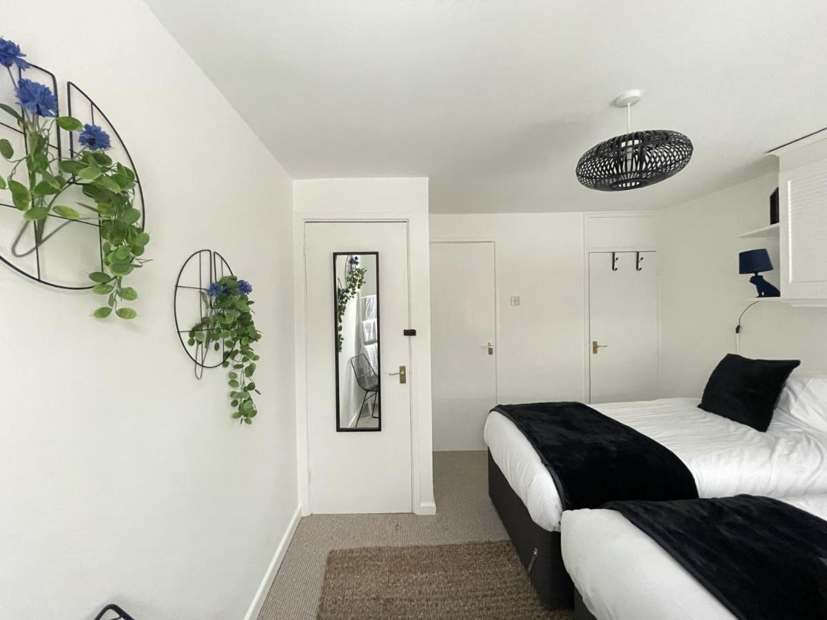 Lovely 1 Bed Home Near Hospital, With Parking & Garden Work Contractor Leisure, Sapphire Кембридж Екстер'єр фото