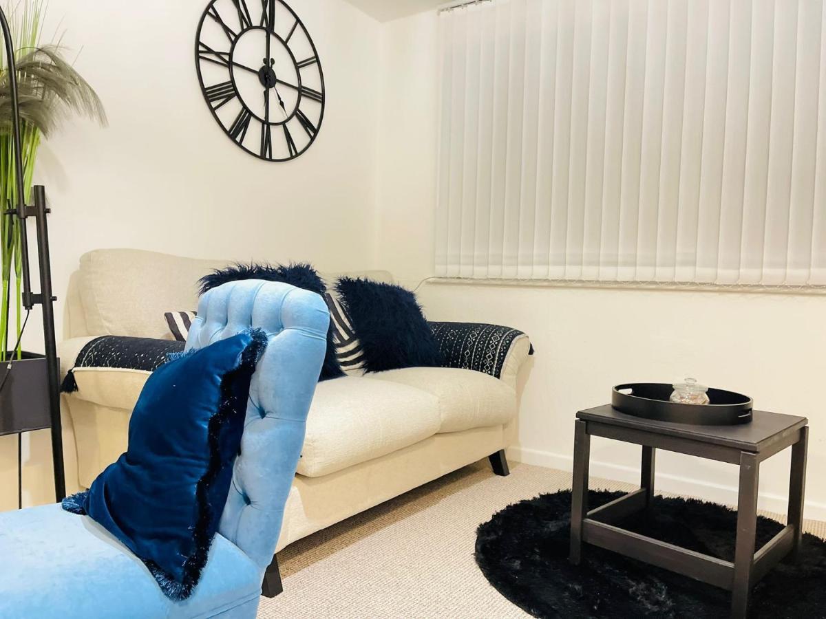 Lovely 1 Bed Home Near Hospital, With Parking & Garden Work Contractor Leisure, Sapphire Кембридж Екстер'єр фото